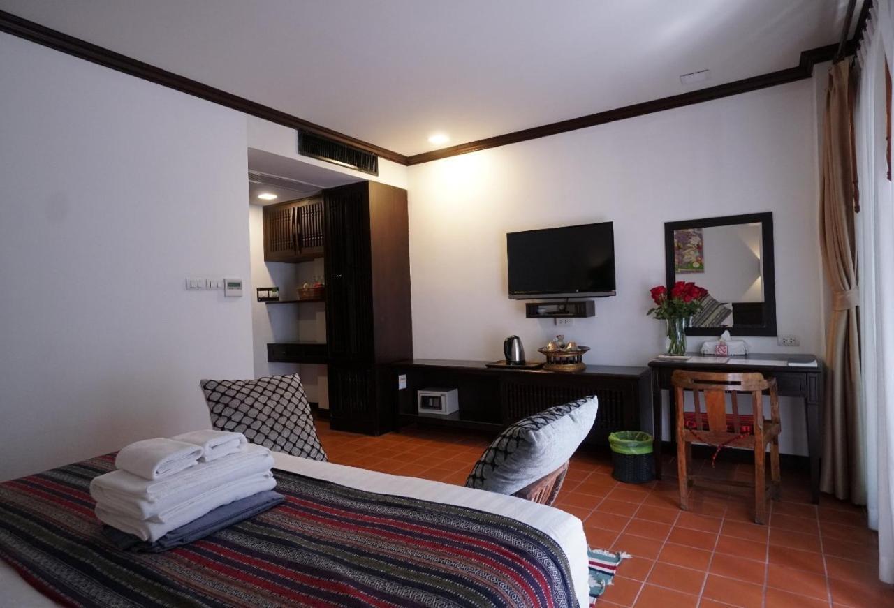 Baan Huenphen Boutique Hotel Chiang Mai Phòng bức ảnh
